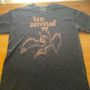 American Eagle band tee size x small